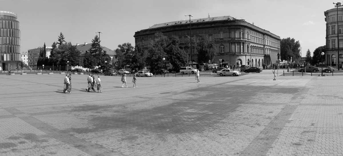 main entrance to the courtyard
